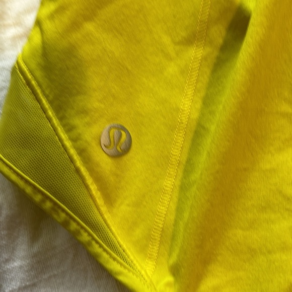 LULULEMON HOTTY HOT LR SHORT 2.5” LINED - Picture 3 of 6